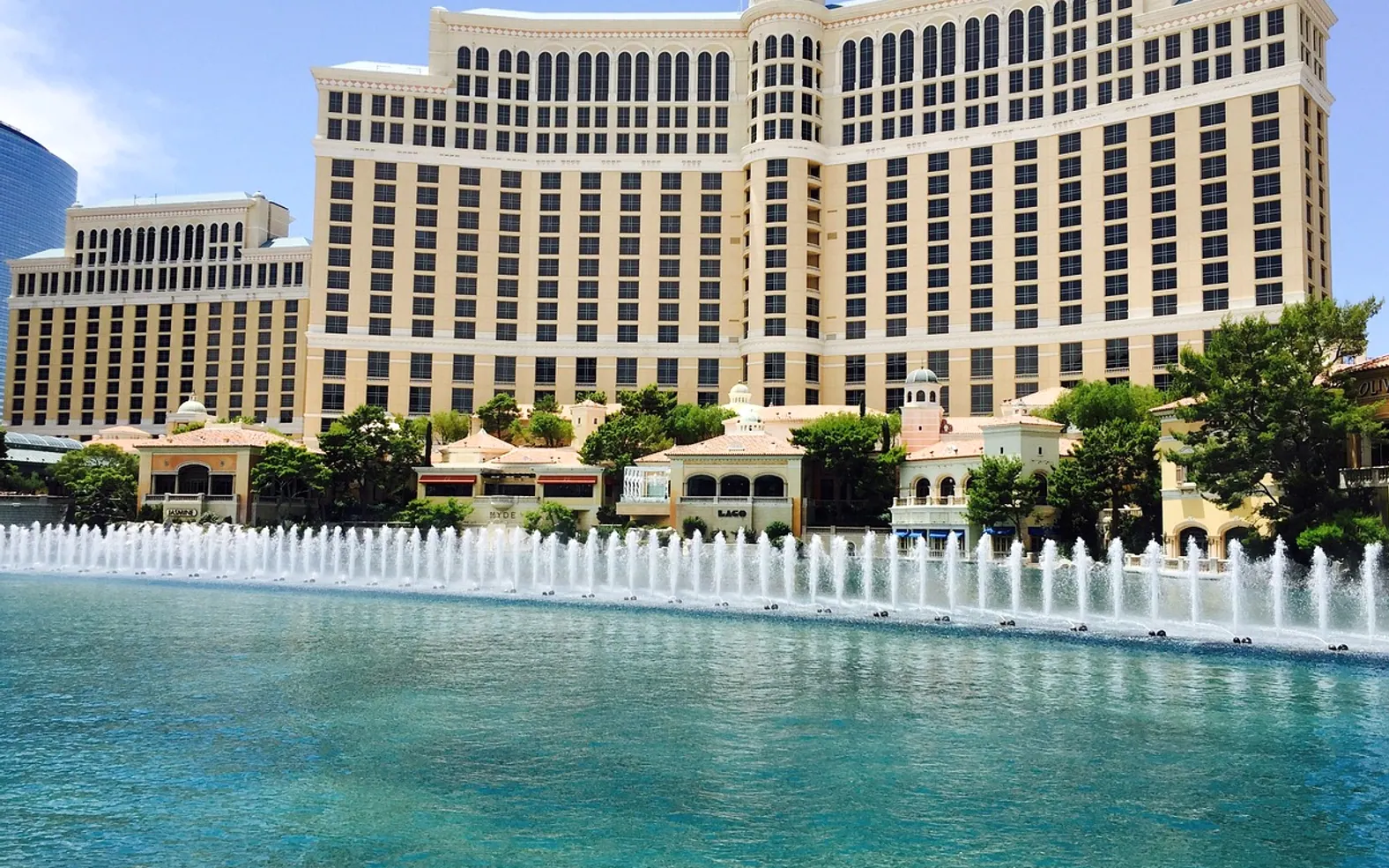 Hotel, bellagio and fountain