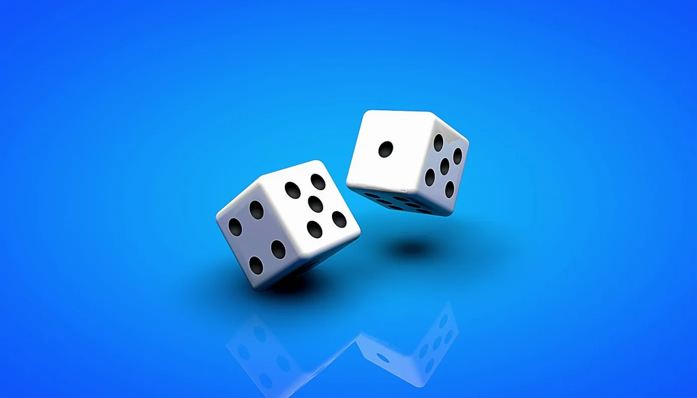 Dices, play and random
